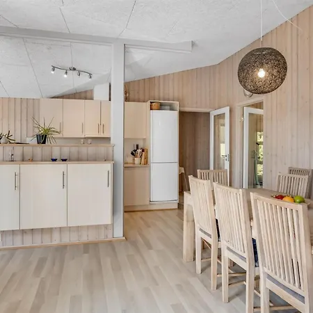 Сasa de vacaciones Omar - 1-0km From The Sea By Interhome *