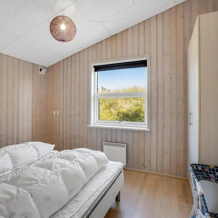 Omar - 1-0km From The Sea By Interhome Feriehus